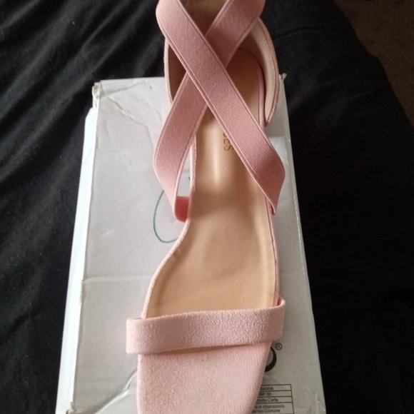 Brand New Never Worn Pink Women 👠 Flats In Size 9.5 For $40 - Picture 2 of 3